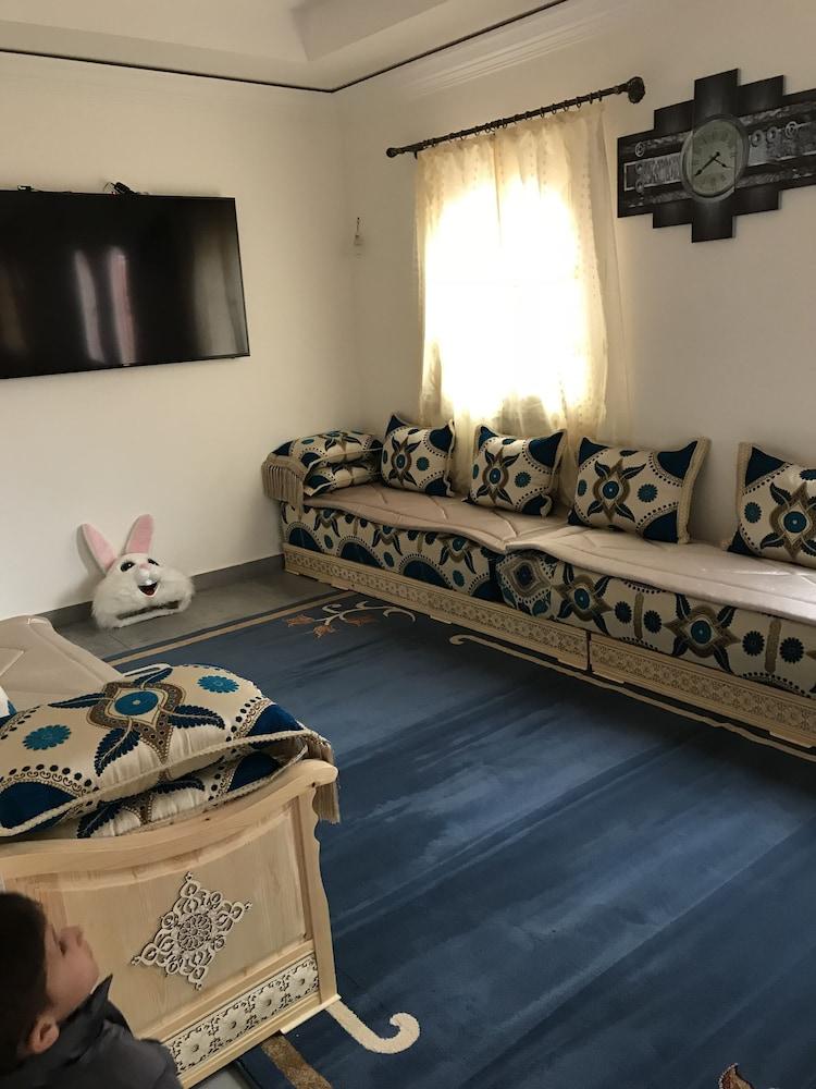 Villa de Charme Amir - Living Room