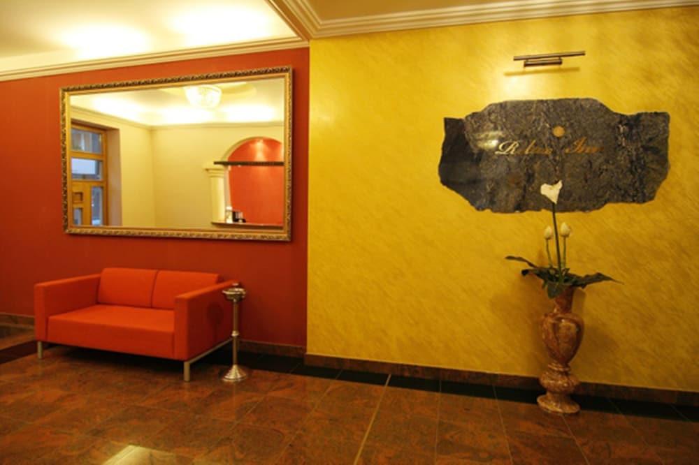 Hotel Relax Inn - Interior Entrance