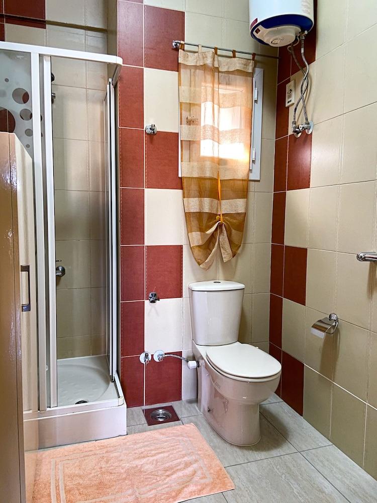 Sunny Lakes Resort Apartments - Adults Only - Bathroom