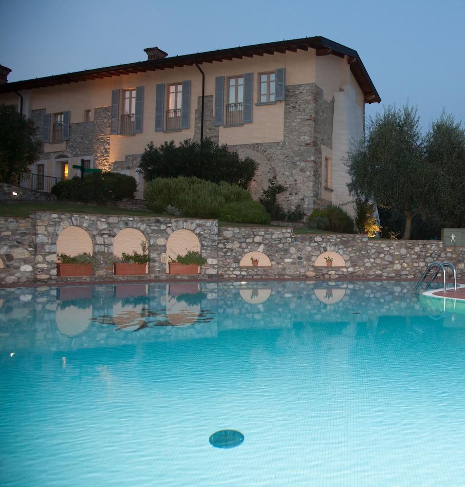 Romantik Hotel Relais Mirabella Iseo - Outdoor Pool