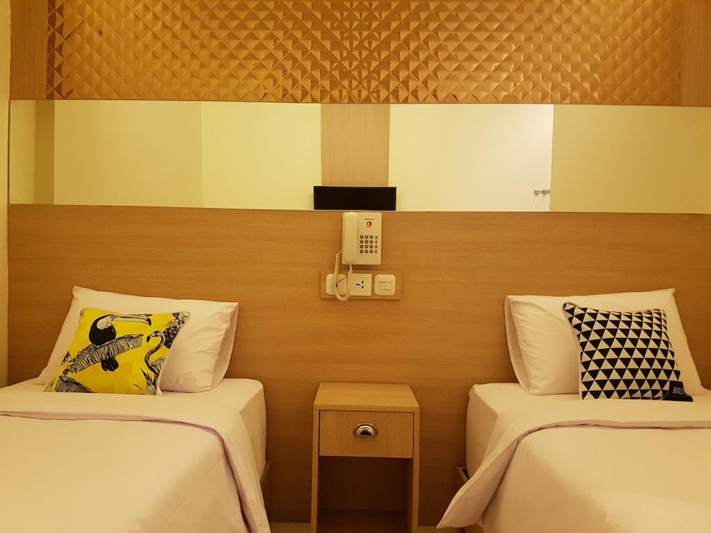 Bold Hotel Jakarta - Room