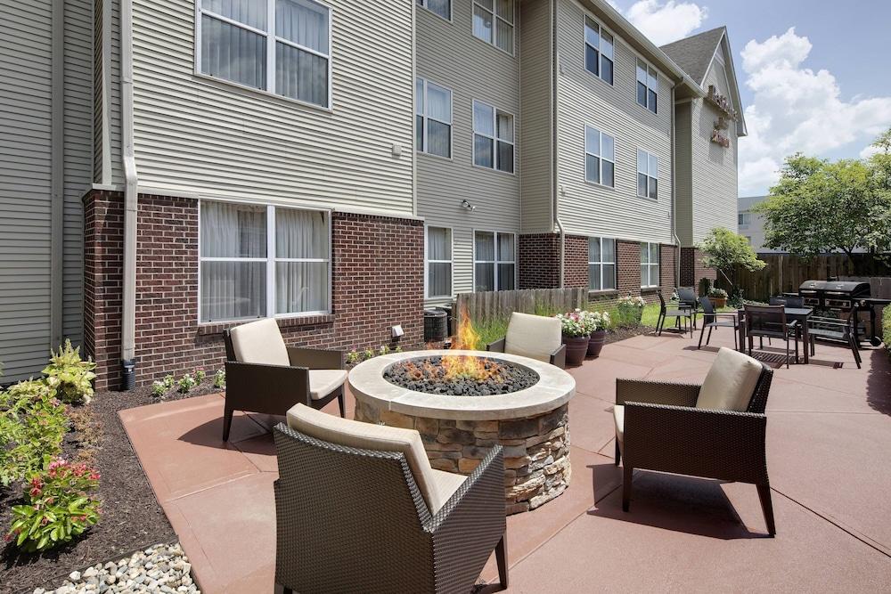 Residence Inn by Marriott Indianapolis Airport - Featured Image