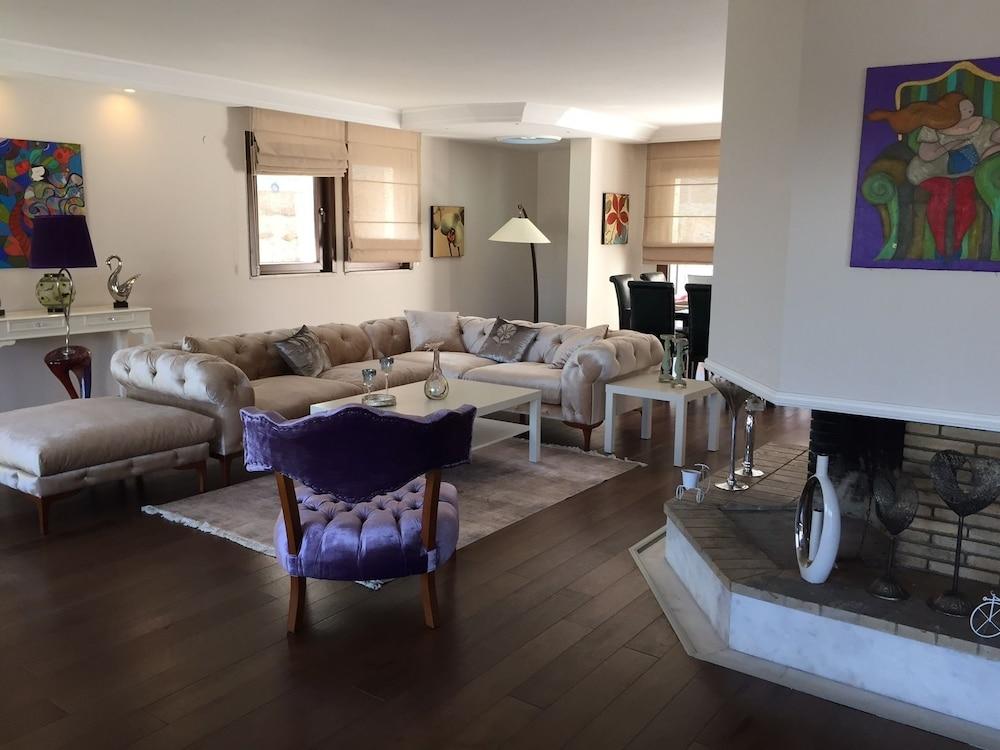 Royal Villa Bosphorus - Living Room