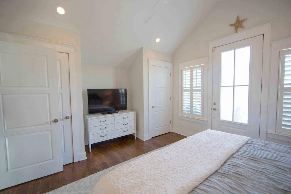 Carefree Cottage - 46 E Seacrest Blvd by Dune Vacation Rentals - Room