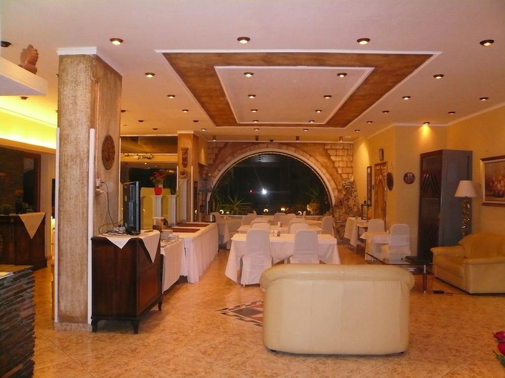 Galini Palace - Lobby Sitting Area