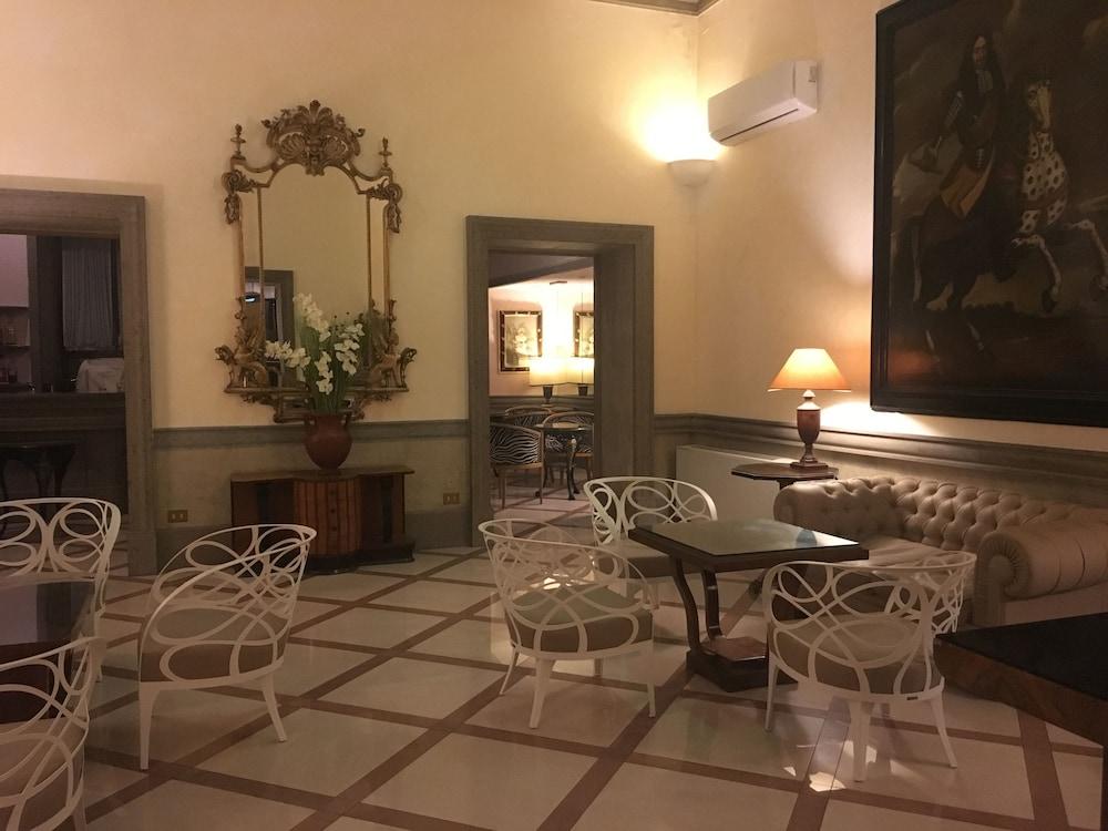 Grand Hotel Olympic - Lobby Lounge