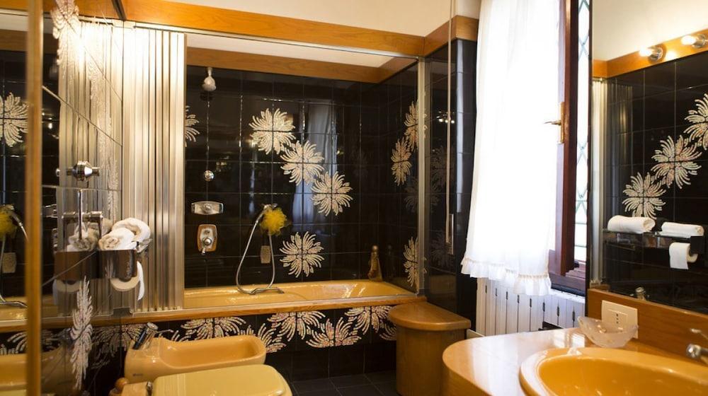 Fiera Monterosa 11 Apartment - Bathroom