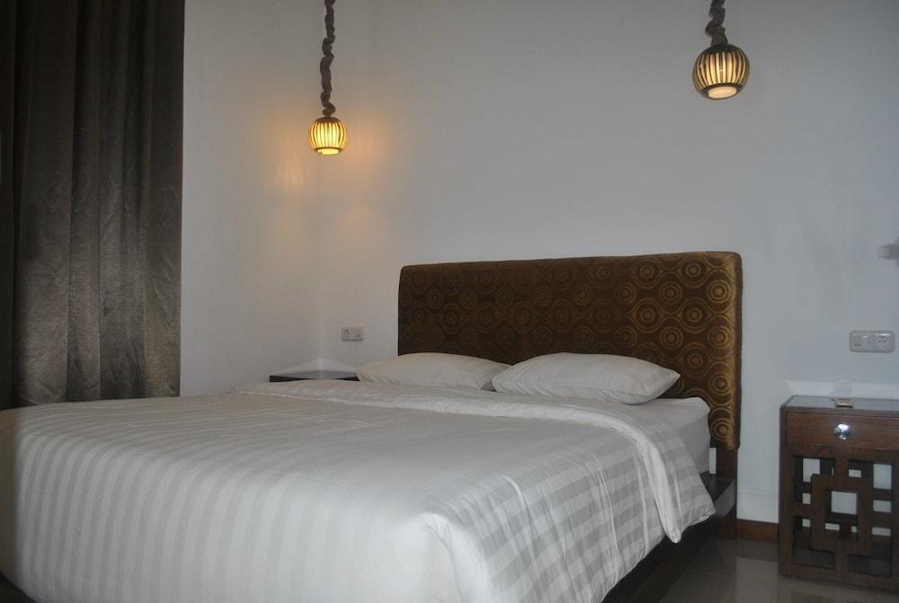 Ocean View Residence - Hotel Jepara - Room