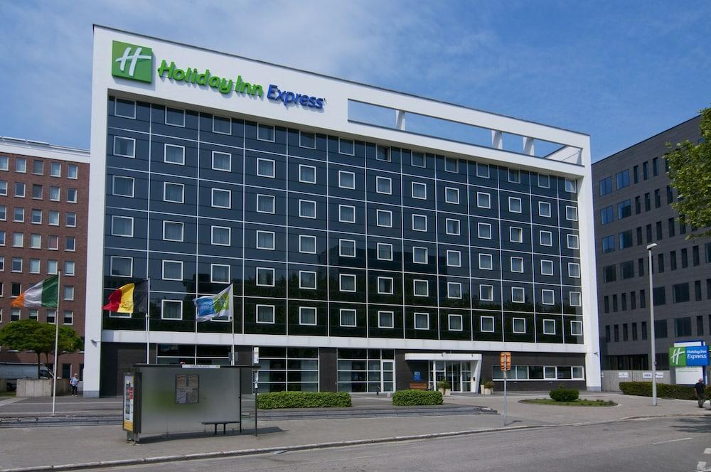 Holiday Inn Express Antwerp City-North, an IHG Hotel - Featured Image