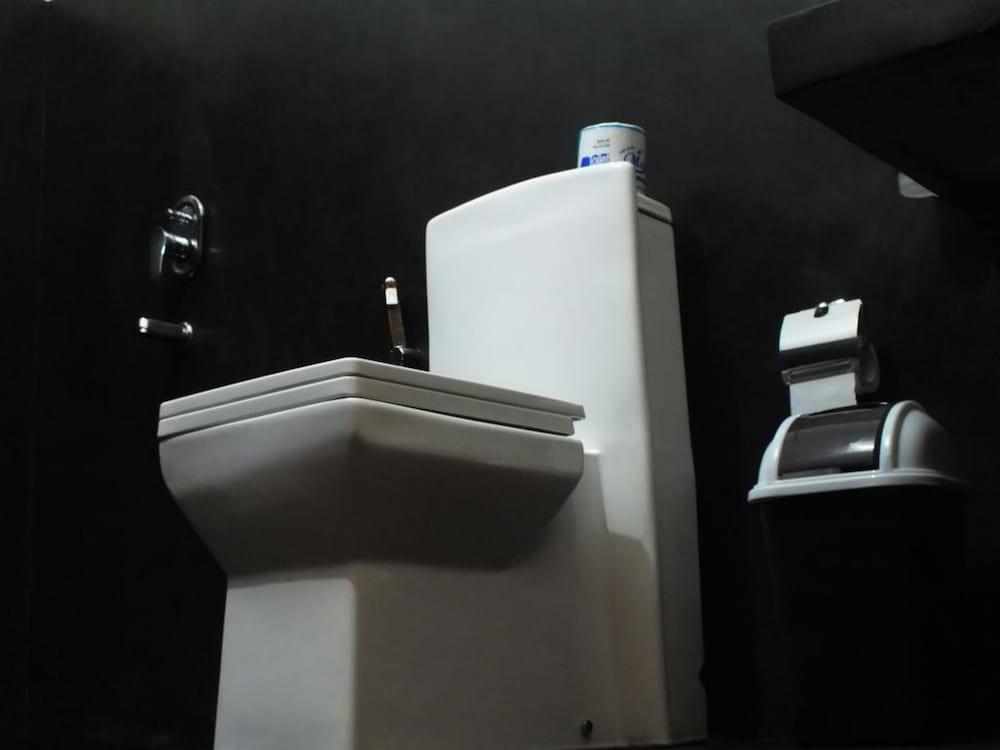 مونارك إلا - Bathroom