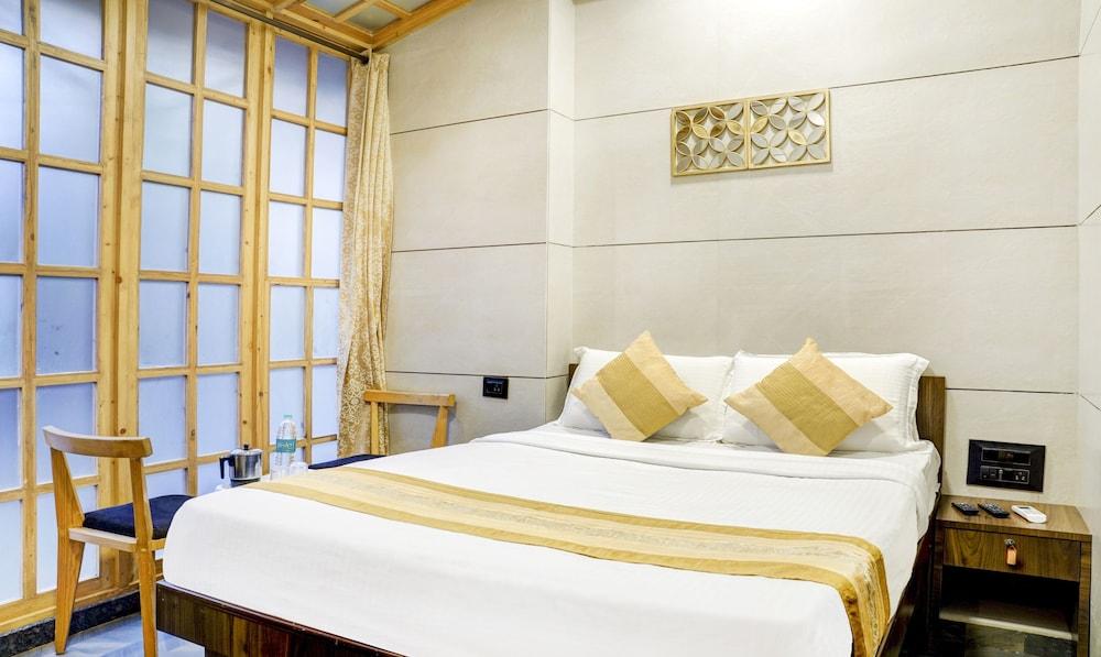 Hotel Rooms Dadar - Room