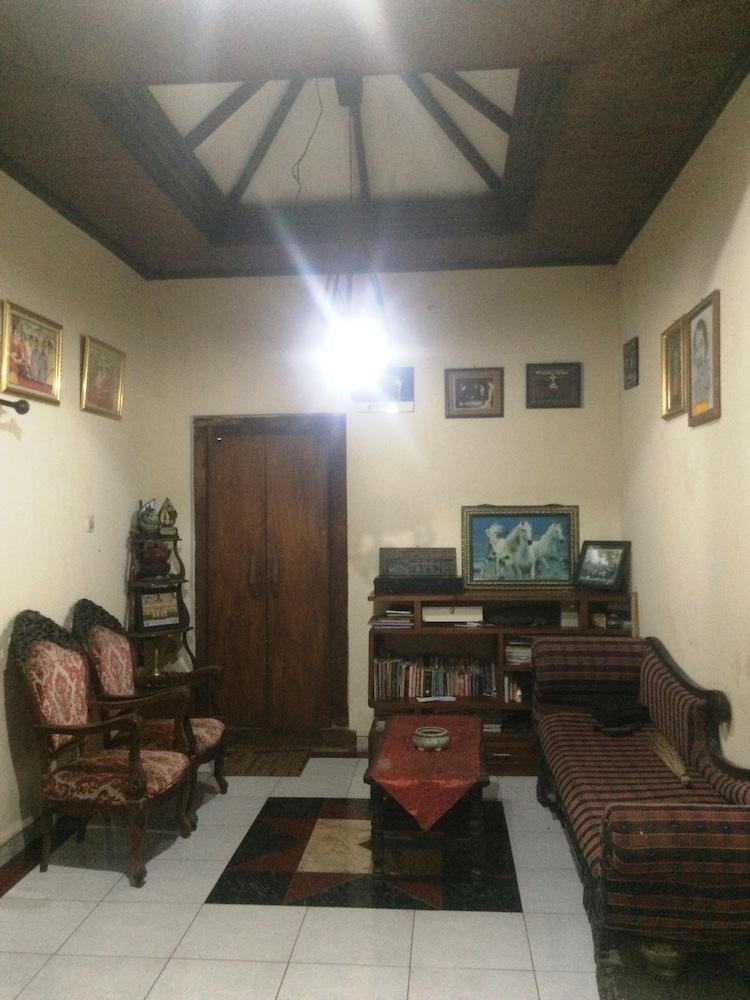 Puri Sangkih - Interior