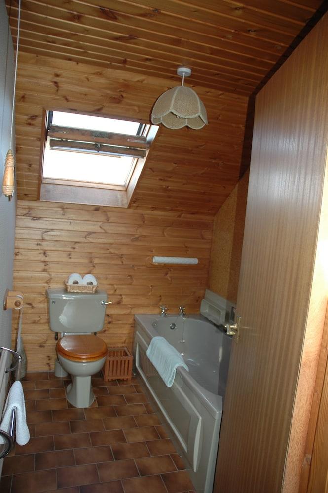 The Old Croft - Bathroom