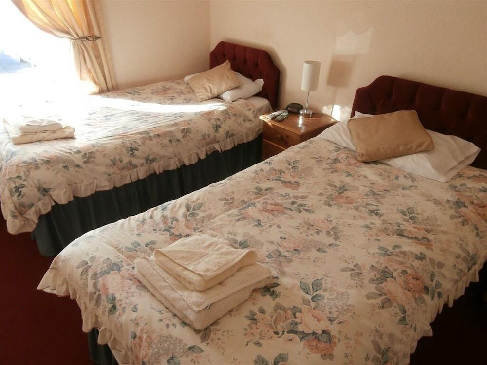 Monorene Guest House - Room