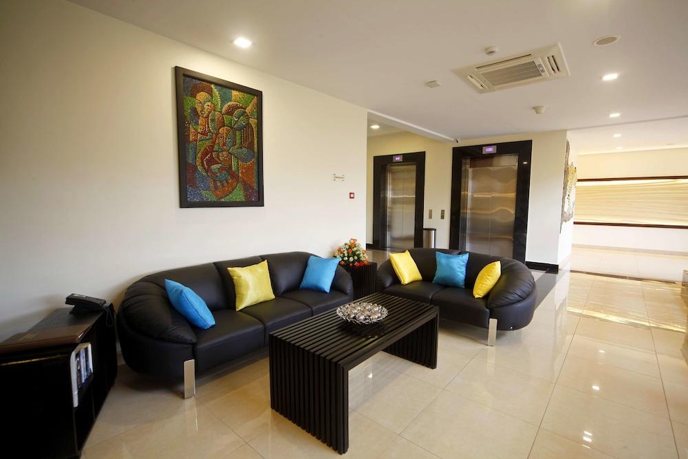 Best Western Premier Garden Hotel Entebbe - Lobby