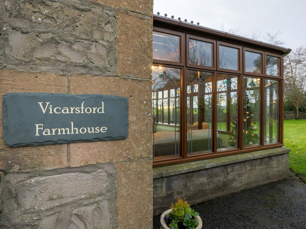 Vicarsford Farmhouse With Hot Tub Near St Andrews - Exterior