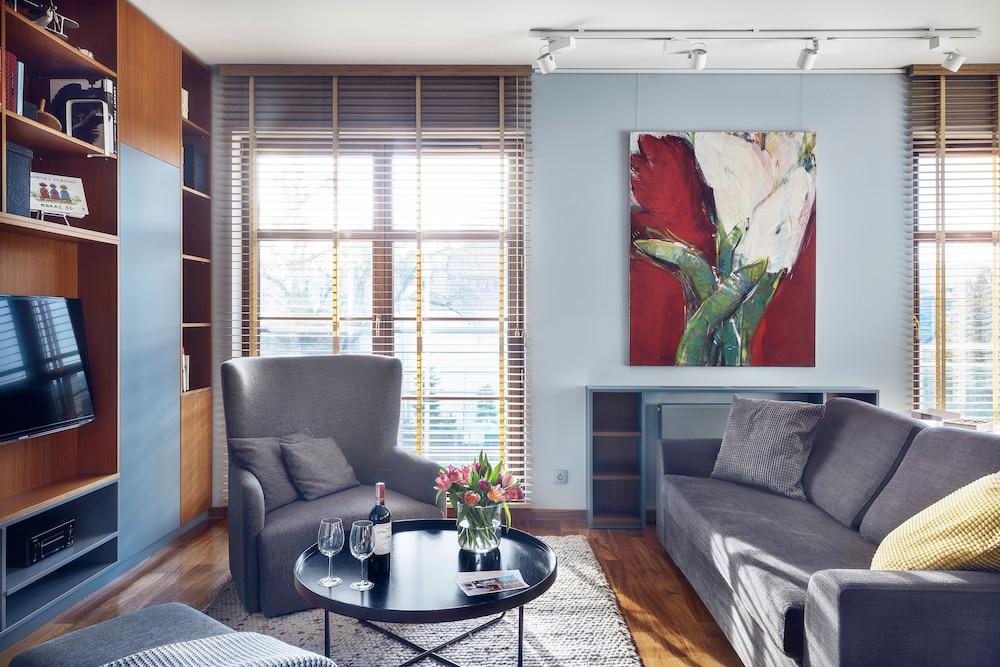 Jovi Apartments - Featured Image
