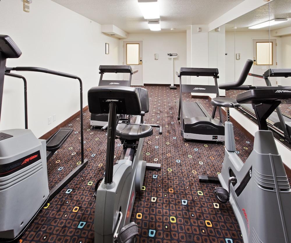Holiday Inn Redding, an IHG Hotel - Fitness Facility