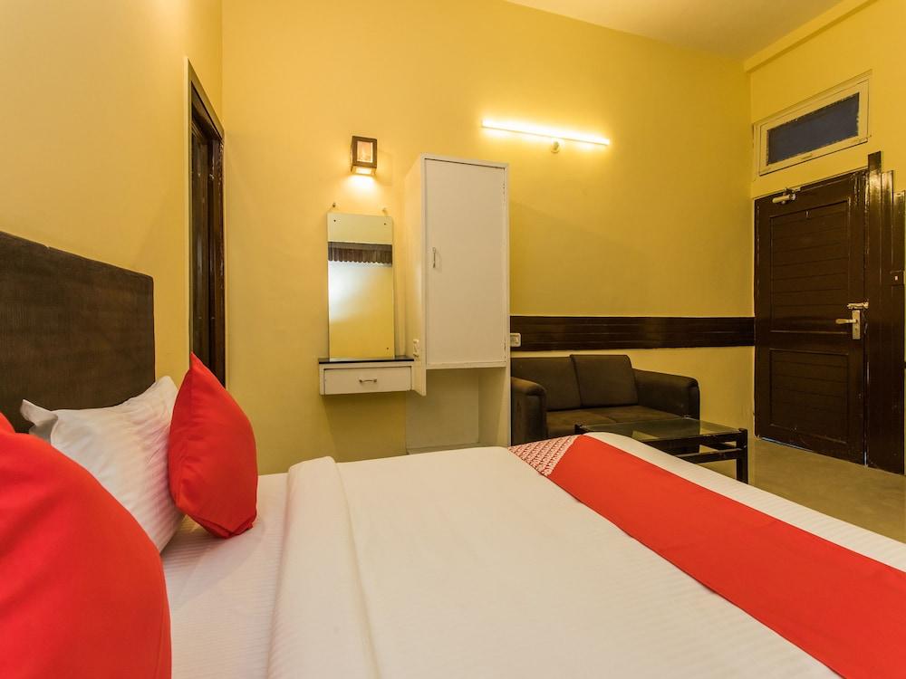 OYO 15401 Hotel Surana palace - Room