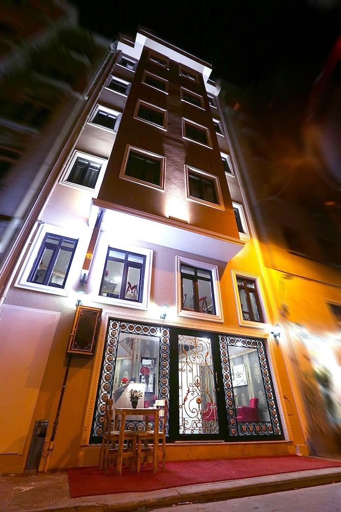 Taksim Maxwell Hotel - Featured Image