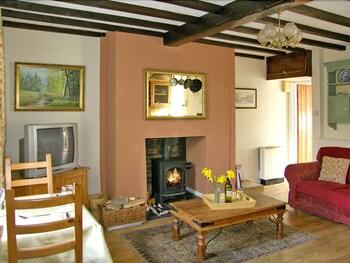 Harrogate Cottage - Living Area