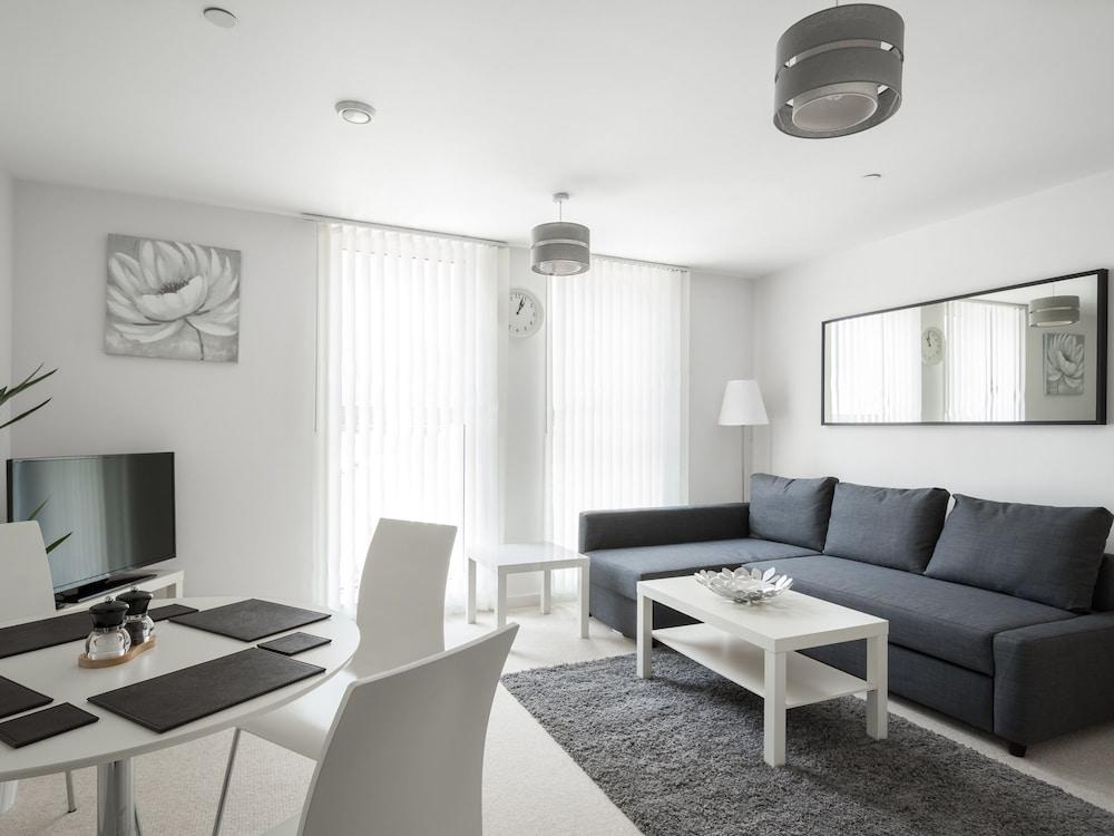 Central View Apartment - Featured Image
