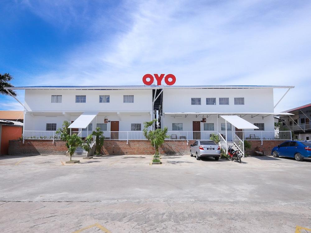 OYO 44011 Weng Bee Guest House - Featured Image