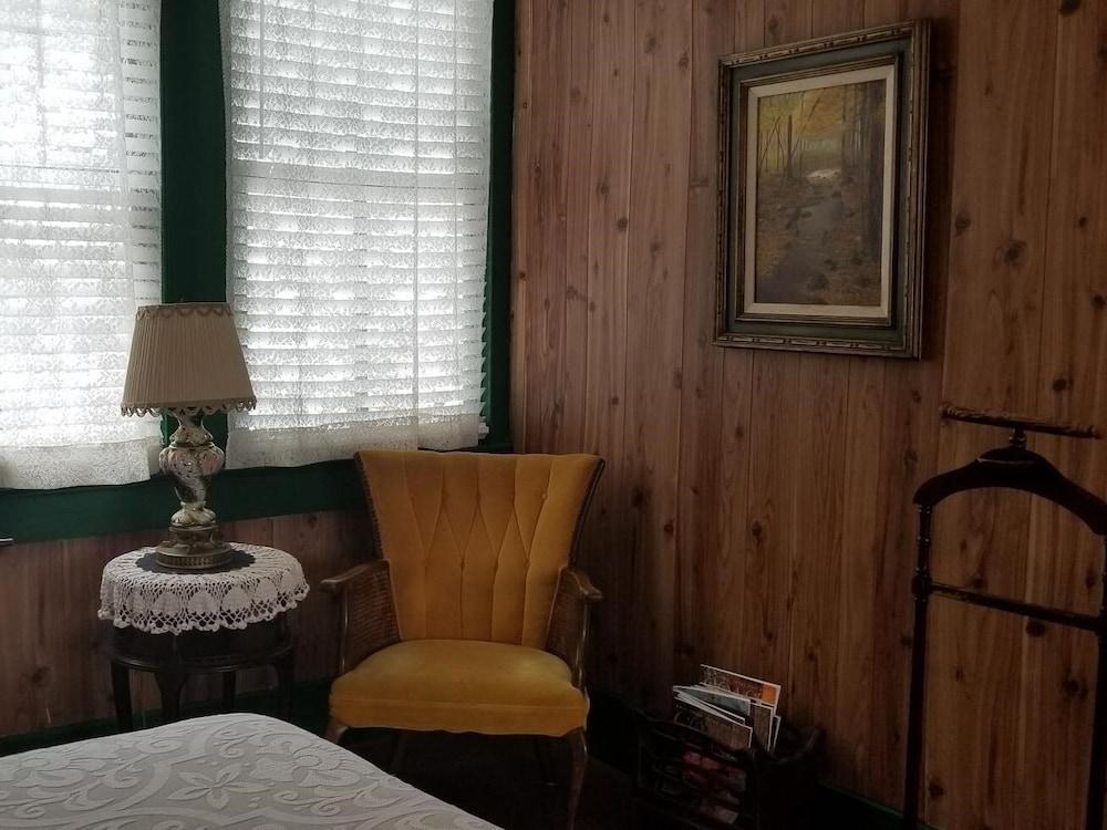 Lost Bayou Guesthouse - Room