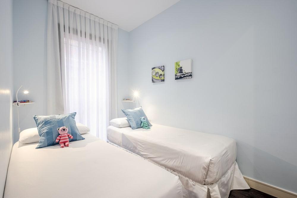 Catedral Bas Apartments Barcelona - Room