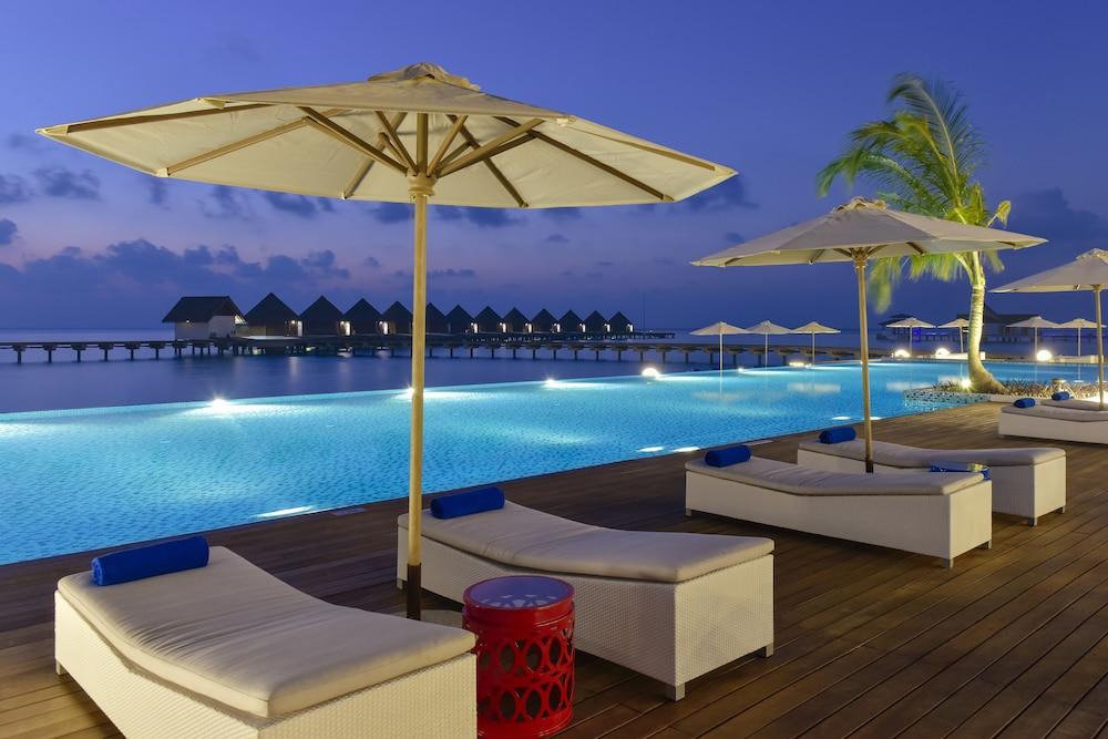 Mercure Maldives Kooddoo Resort - Outdoor Pool