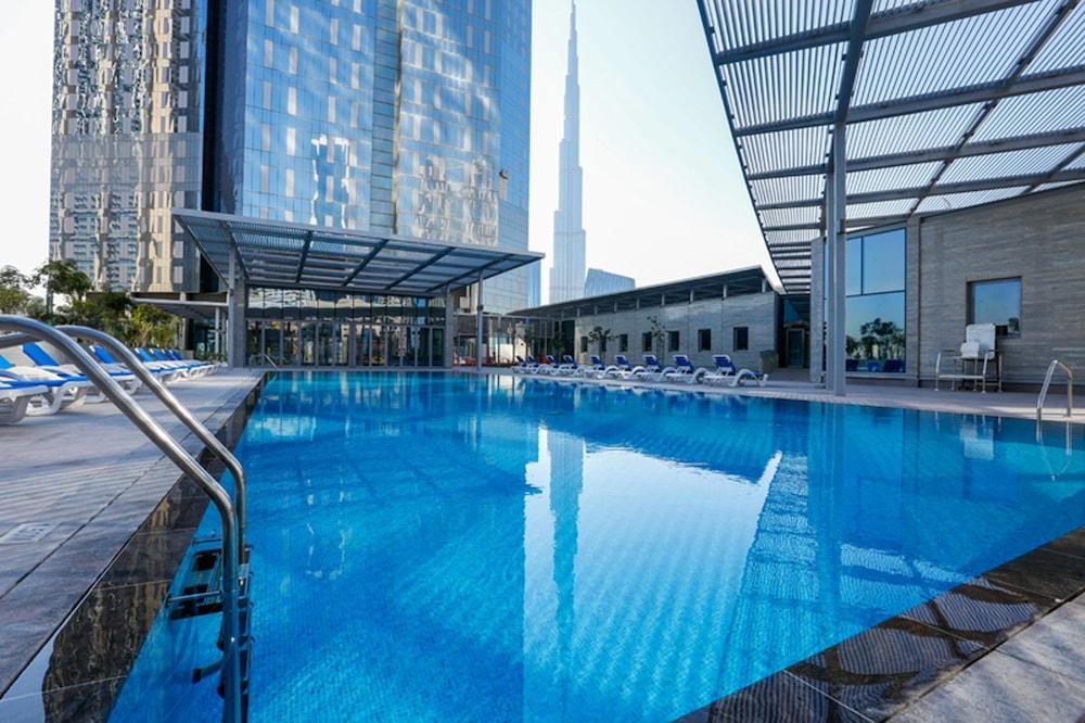 Kennedy Towers - Central Park Towers - Outdoor Pool