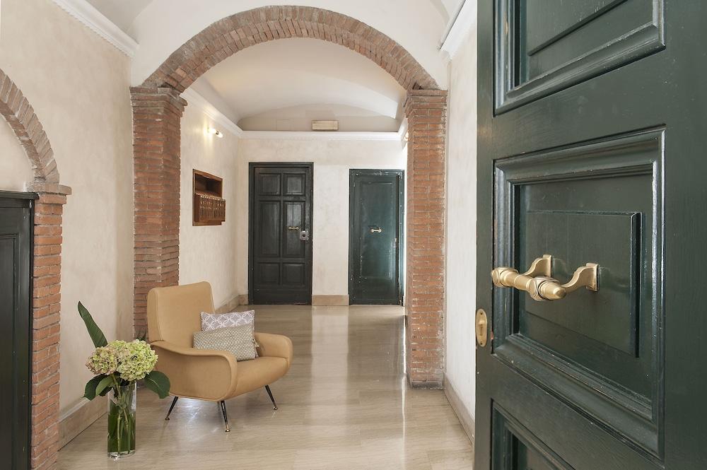 Daphne Luxury Suites - Interior Entrance