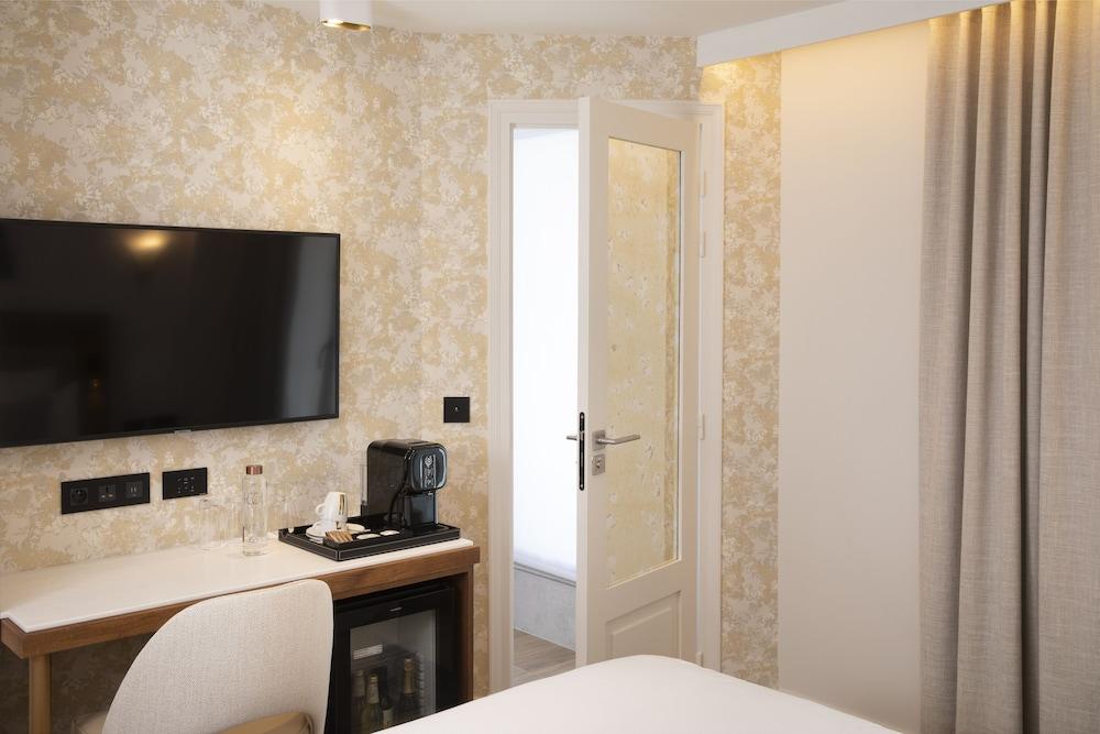 Hotel Des Champs Elysees - Room
