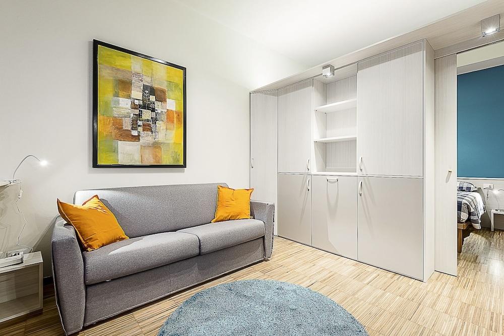 Shortstays Design Loft Broglio 2 - Living Area