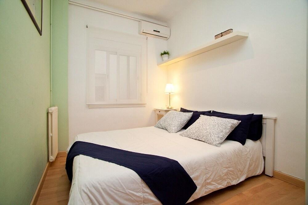 Cozy Eixample Apartment - Room
