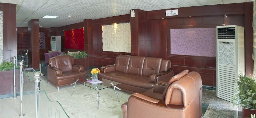 Al Farhan Suites Al Jubail Al Balad - Lobby Sitting Area