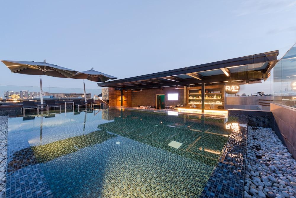 أكيرا مانور شيانغ ماي - Rooftop Pool