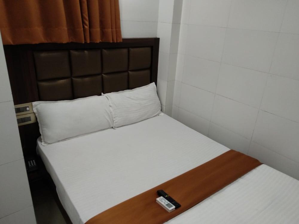Hotel Karishma Dadar - Room