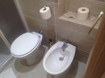 أوك روما - Bathroom