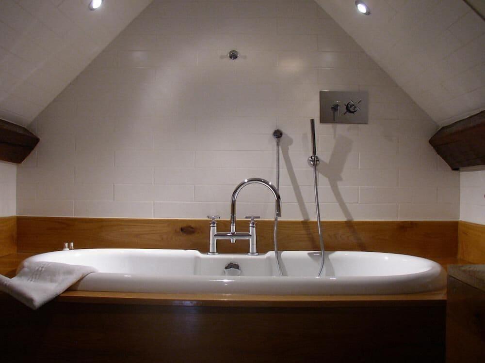 61 ورويك رود - Bathroom