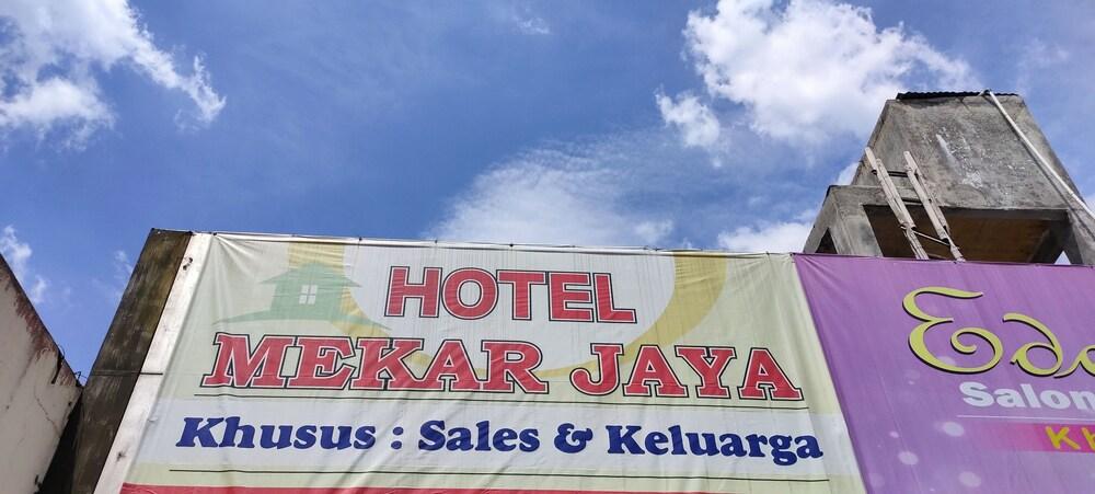 Hotel Keluarga Mekar Jaya Syariah - Exterior