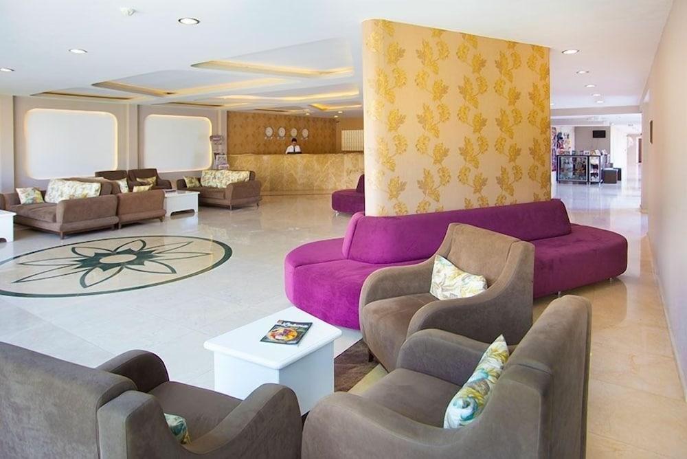 Grand Akca Hotel - Lobby Sitting Area