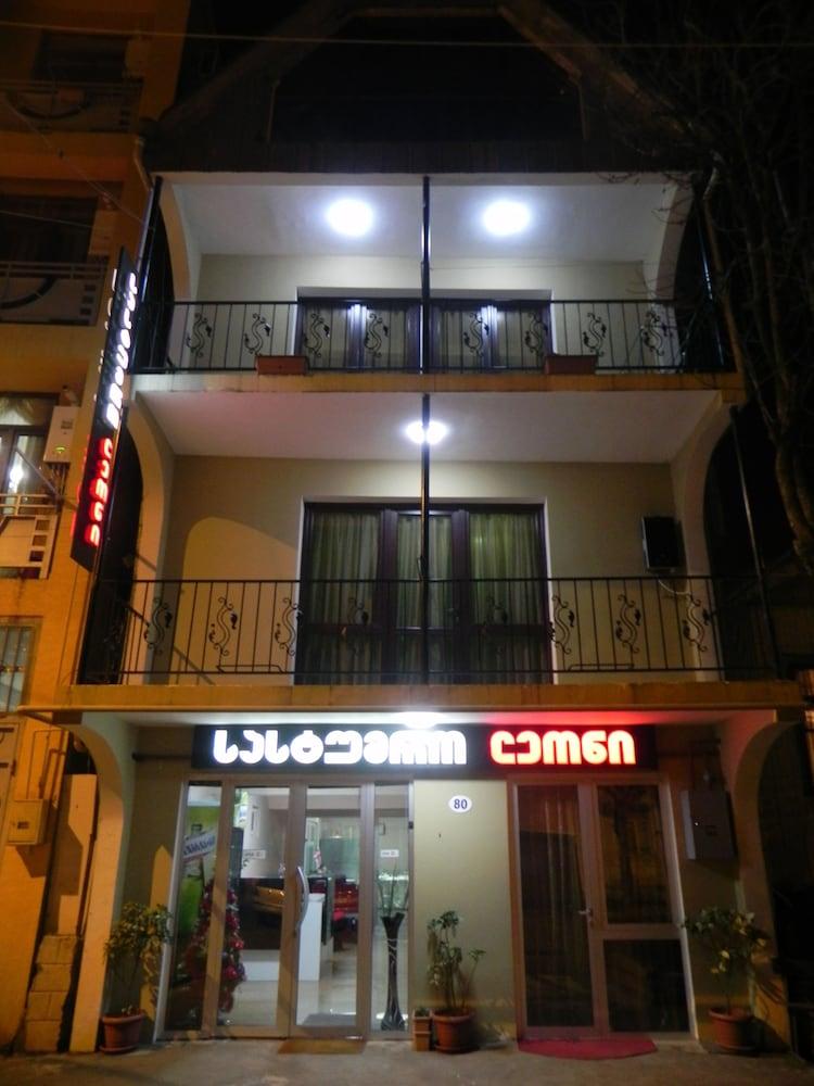Hotel Leon - Exterior