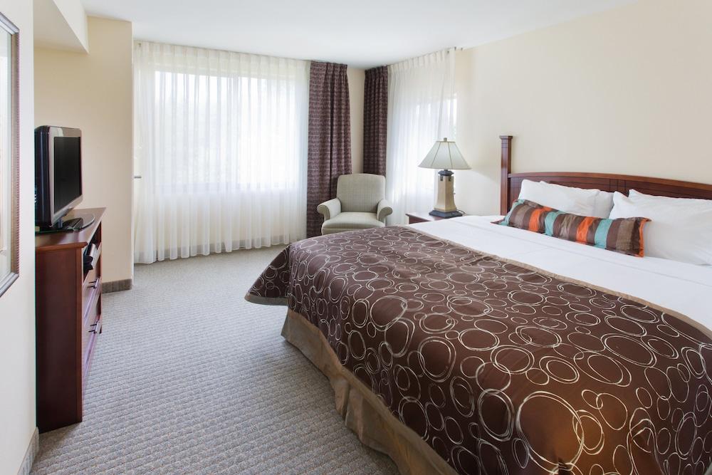 Staybridge Suites Everett-Paine Field, an IHG Hotel - Room