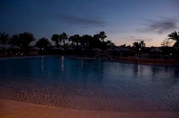 Lotus Bay Resort - Outdoor Pool