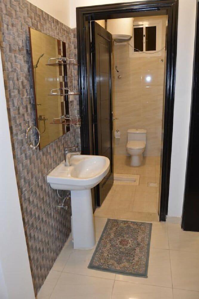 Waqt Alfakhamah Aparthotel - Bathroom
