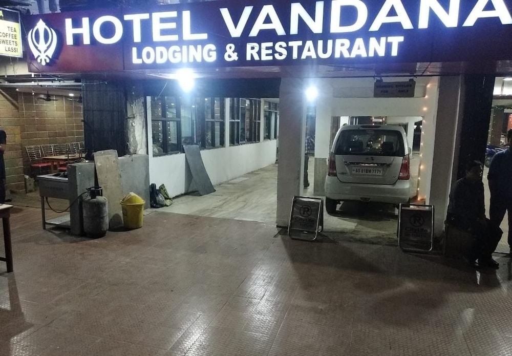 Hotel Vandana - Featured Image