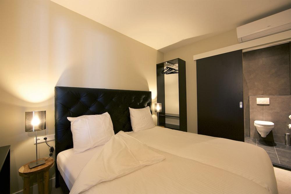 Camp Inn Hotel Amsterdam - Room