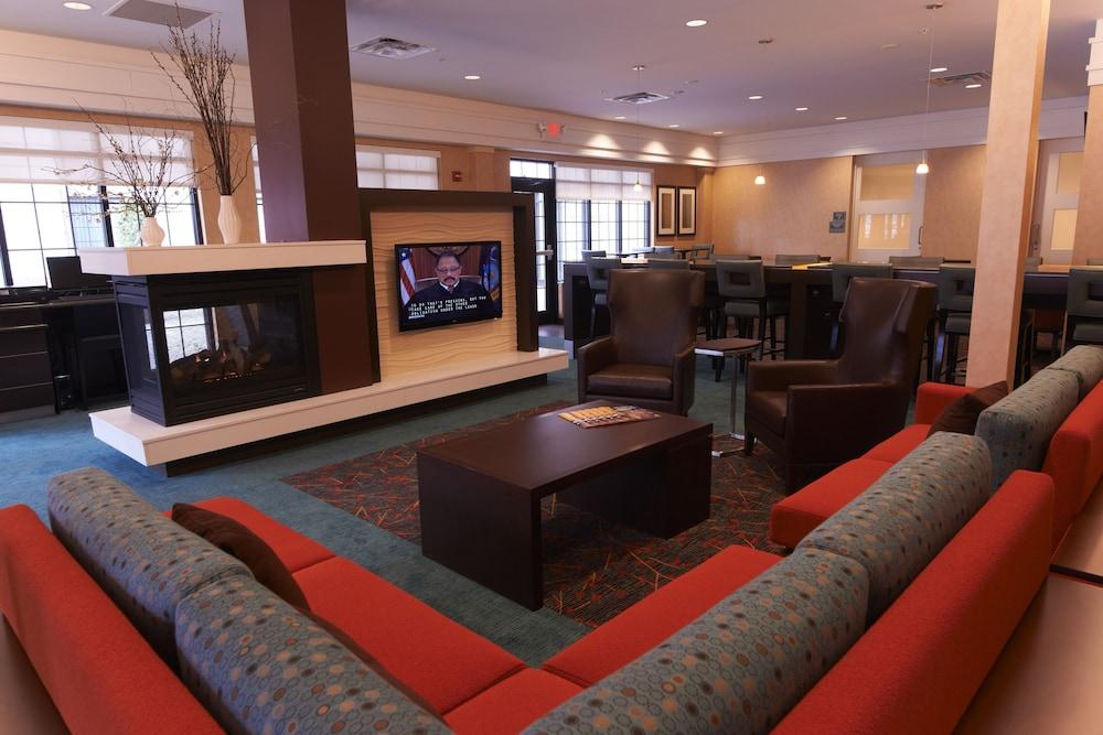 Residence Inn by Marriott Williamsport - Lobby Sitting Area