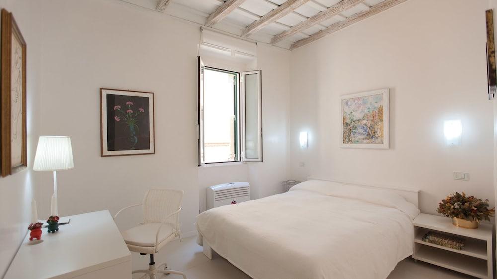 Rental In Rome Beato Angelico Apartment - Room